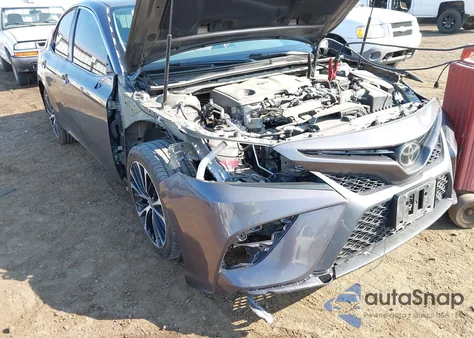 2020 Toyota Camry Se z USA, uszkodzony, nr VIN 4T1G11AK9LU375962